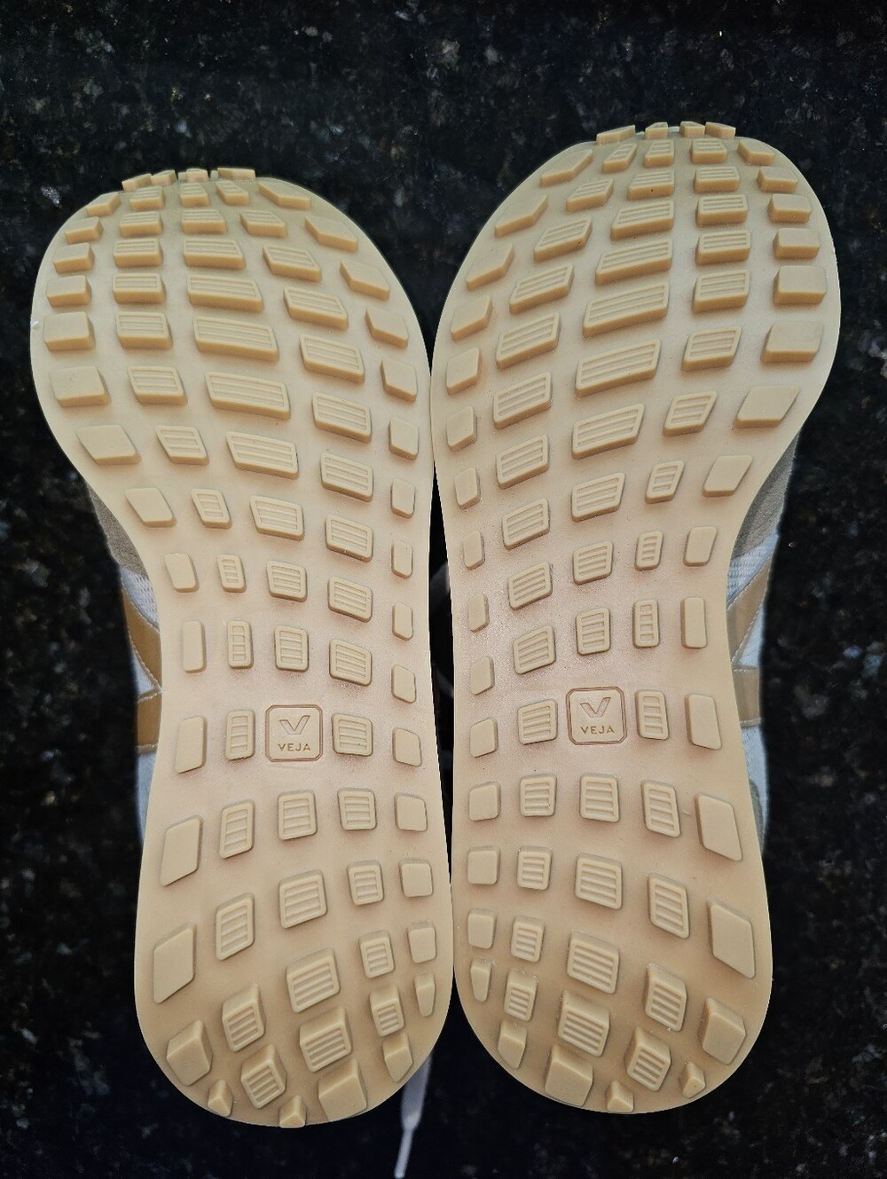 Veja SDU Women's Sneakers in NATURAL PLATINE Sz 7 - Picture 4 of 13